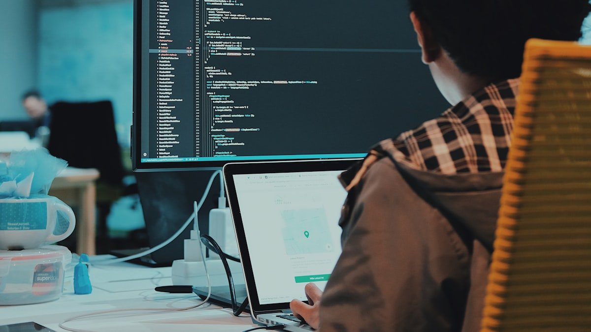 Photo by Arif Riyanto on Unsplash. Source: https://unsplash.com/photos/boy-in-front-of-computer-monitor-vJP-wZ6hGBg (Unsplash License).